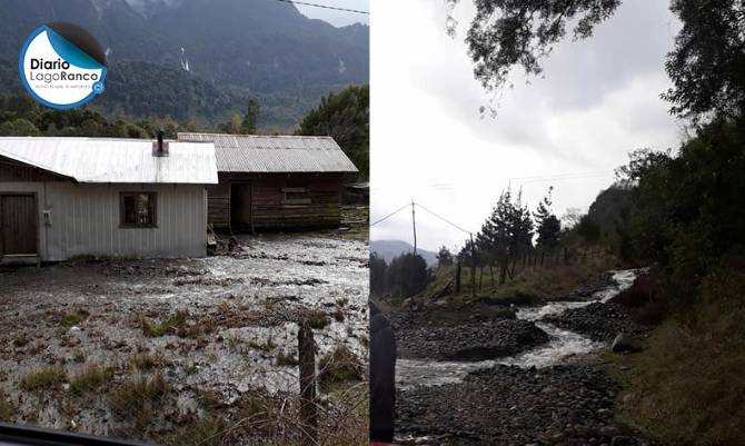 Vivienda resultó anegada tras desborde de un estero en Auquinco, comuna de Lago Ranco