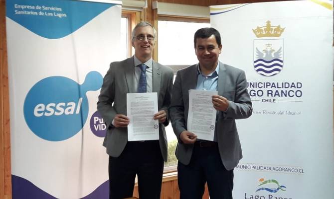 Municipalidad de Lago Ranco y Essal firmaron convenio que busca proteger el lago