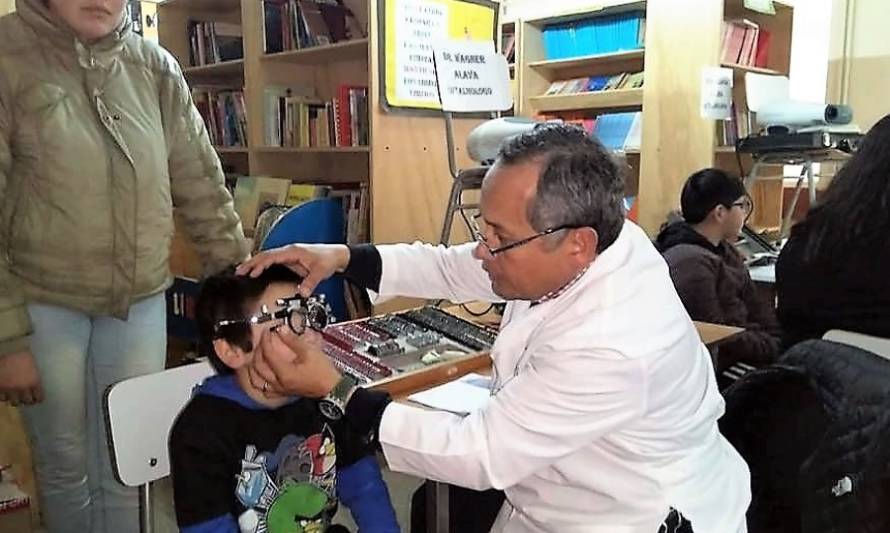 Estudiantes de la Provincia del Ranco recibieron atención oftalmológica de la Junaeb