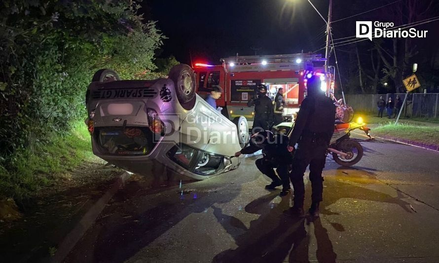 Dos lesionados en colisión vehicular registrada en Valdivia