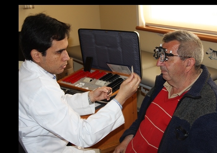 Operativo oftalmológico en Nontuelá, Cerrillos y Futrono
