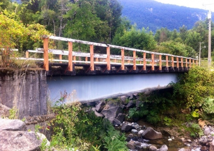 Alcaldesa Jaramillo destinó recursos para reparar puente Coquimbo en Caunahue 