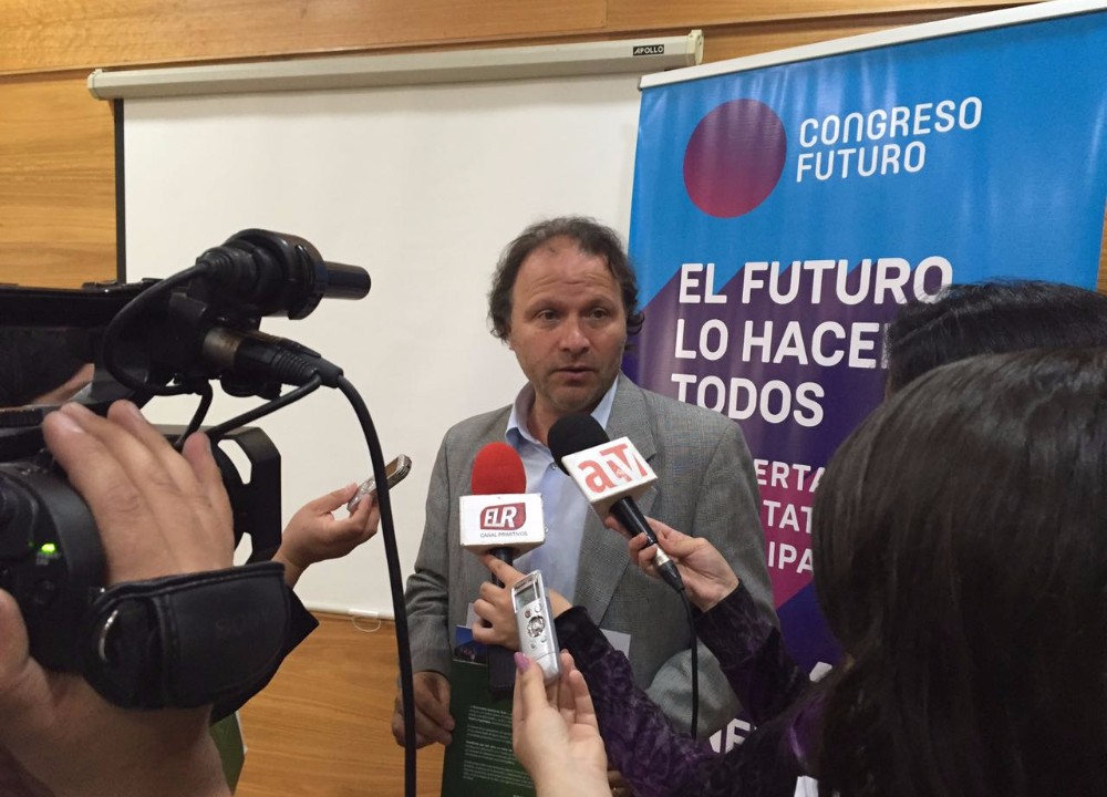 Senador De Urresti invita a participar en el Congreso del Futuro Los Ríos