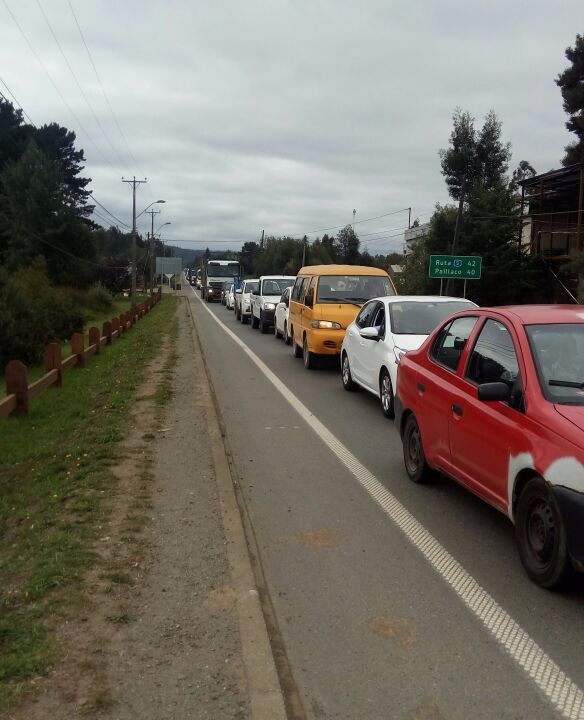 Gran congestión vehicular en el acceso sur a Valdivia