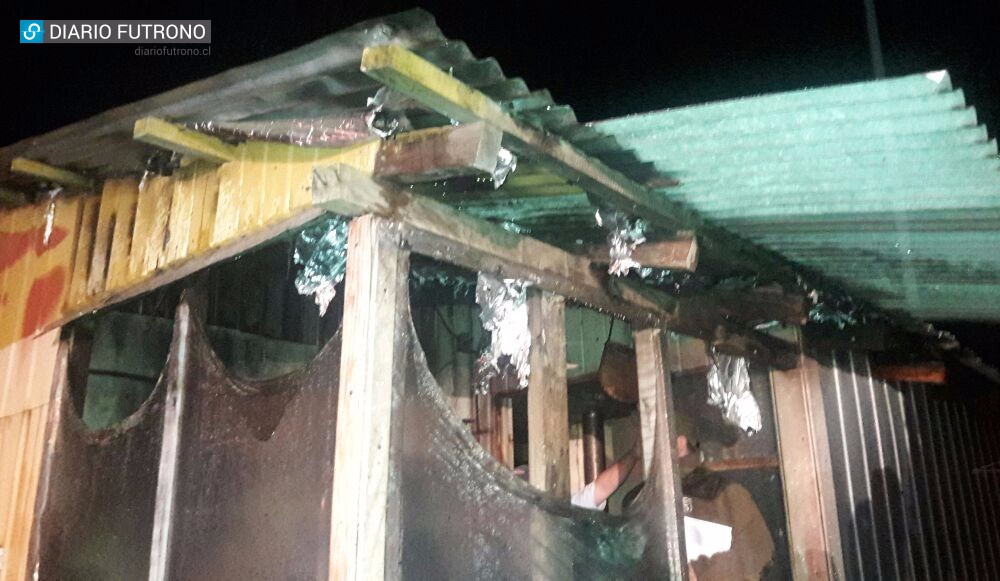 Futrono: Rápida acción de moradores evitó que vivienda resultara quemada en Cerrillos