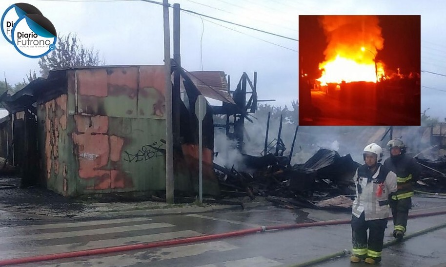 Incendio destruyó mueblería con más de 30 años de antigüedad en Futrono