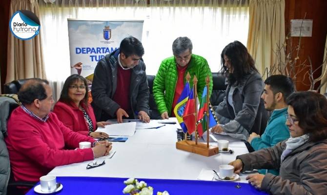Cámara de Turismo y municipio de Futrono  firmaron acuerdo de trabajo en conjunto