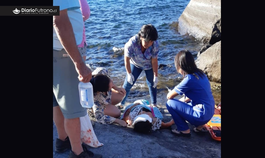 Turista de Santiago se accidentó en roqueríos de Llifén 