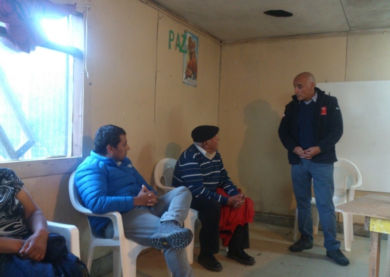 Director de Indap se reunió con vecinos de Cerrillos y aclaró dudas sobre bono sequía