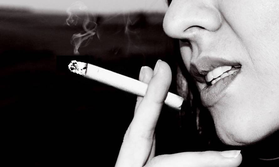 Minsal rectifica que tabaco sí seguirá siendo un "bien esencial"