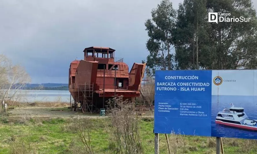 Isla Huapi sigue a la espera de barcaza y obras están paralizadas 
