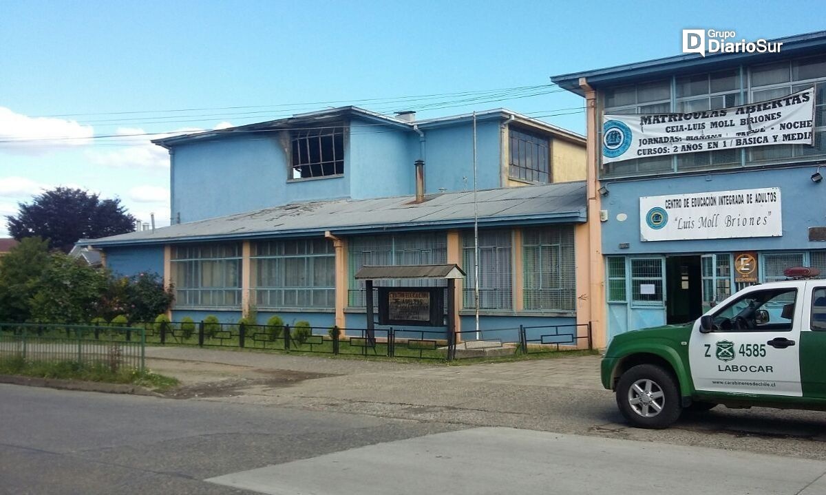 Una mujer resultó con quemaduras  tras explosión en Escuela de Adultos de Valdivia
