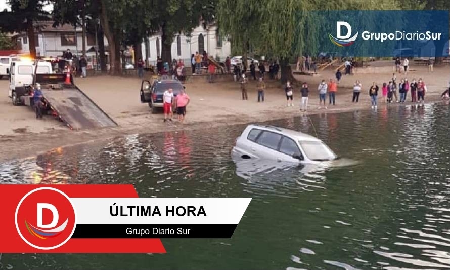 Vehículo cae al río en sector playa Collico de Valdivia