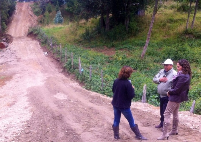 Alcaldesa Sarita Jaramillo fiscalizará rabajos de mejoramiento de caminos en Chabranco y Curriñe